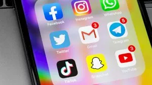 social media apps ai